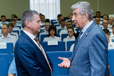 Усилить надзор за соблюдением закона